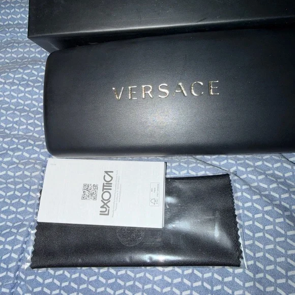 Versace Black Sunglasses. Brand new in the case with the box. - Picture 3 of 9